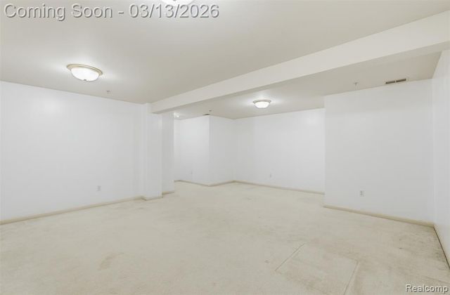 2101 Cameron Circle, Walled Lake, MI 48390