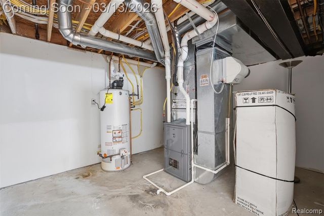 2101 Cameron Circle, Walled Lake, MI 48390