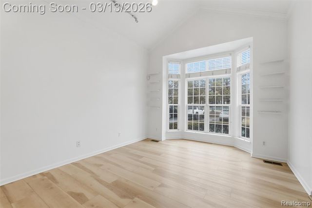 2101 Cameron Circle, Walled Lake, MI 48390