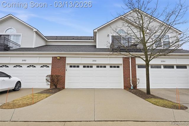 2101 Cameron Circle, Walled Lake, MI 48390