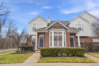 2101 Cameron Circle, Walled Lake, MI 48390