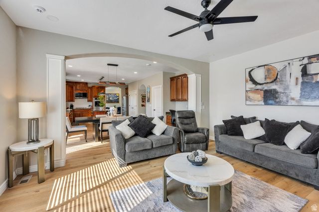 9048 N CLUBHOUSE LN, Eagle Mountain, UT 84005