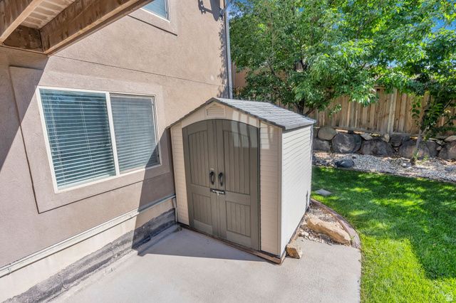 9048 N CLUBHOUSE LN, Eagle Mountain, UT 84005