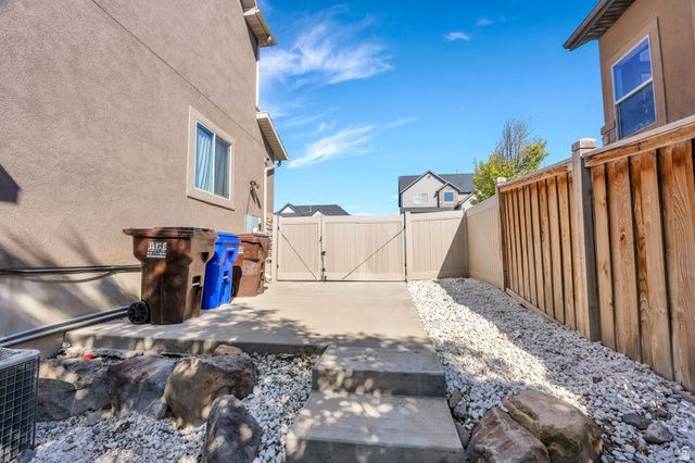9048 N CLUBHOUSE LN, Eagle Mountain, UT 84005