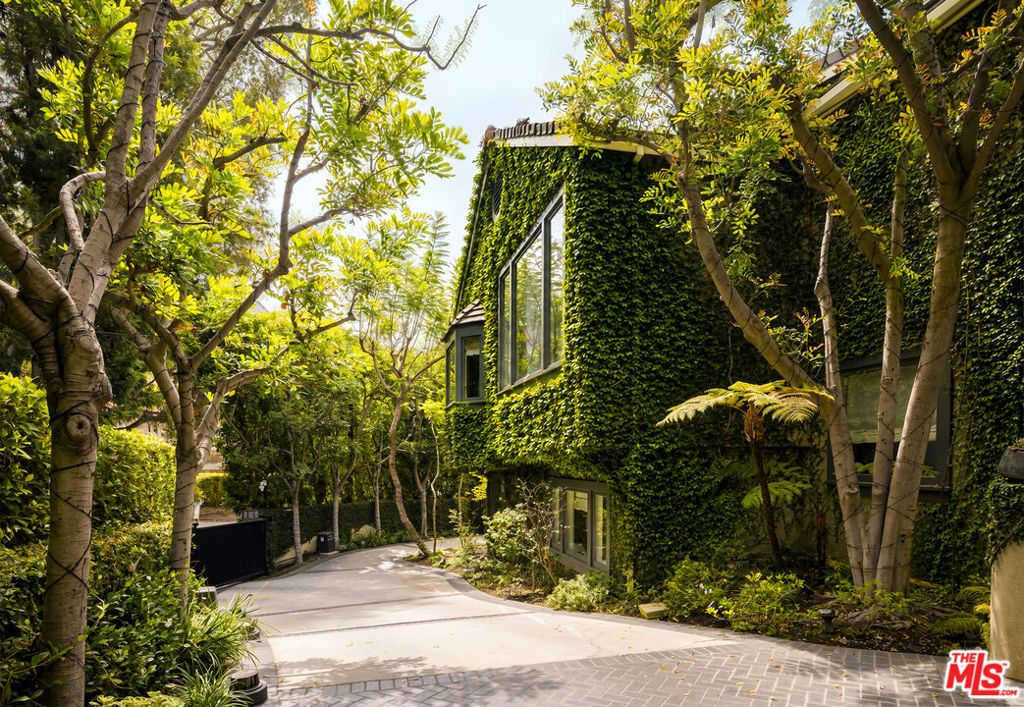 9910 Tower Lane, Los Angeles, CA 90210 — photo 2