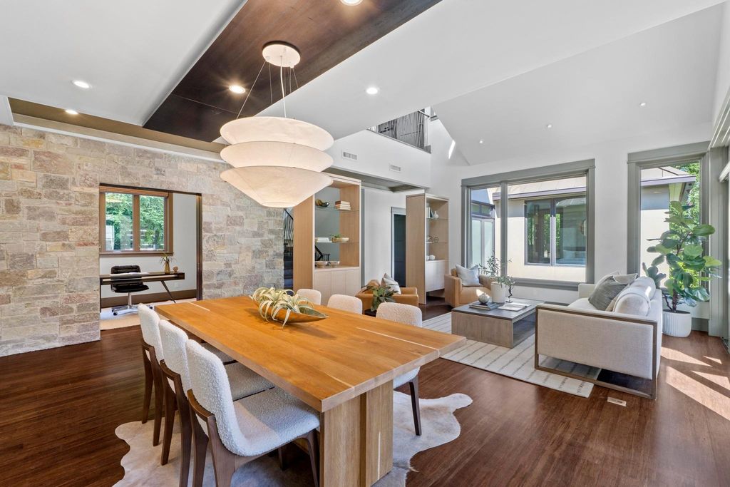 2204 Meadowbrook DR, Austin, TX 78703