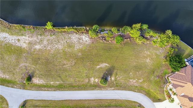 1846 NW 37th PL, Cape Coral, FL 33993