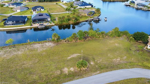 1846 NW 37th PL, Cape Coral, FL 33993