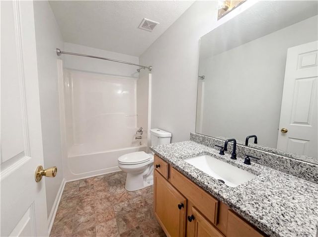2662 Whispering Pines Drive, Grayson, GA 30017