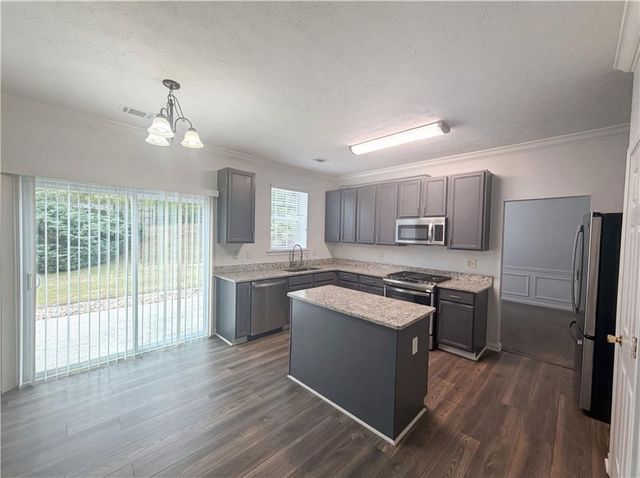 2662 Whispering Pines Drive, Grayson, GA 30017