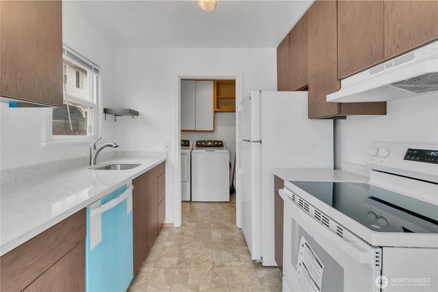 10041 15th Avenue SW, Seattle, WA 98146