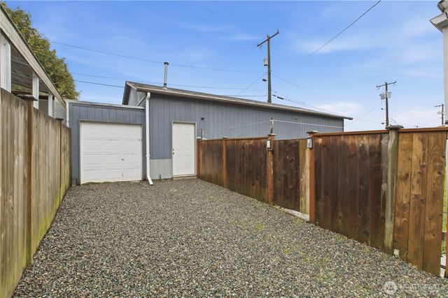 10041 15th Avenue SW, Seattle, WA 98146