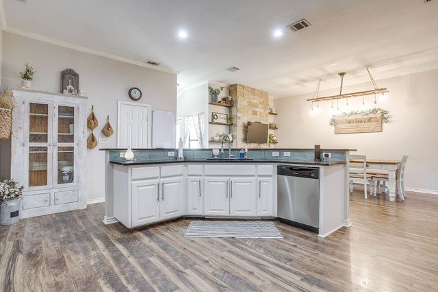 4017 Midway Road, Weatherford, TX 76085