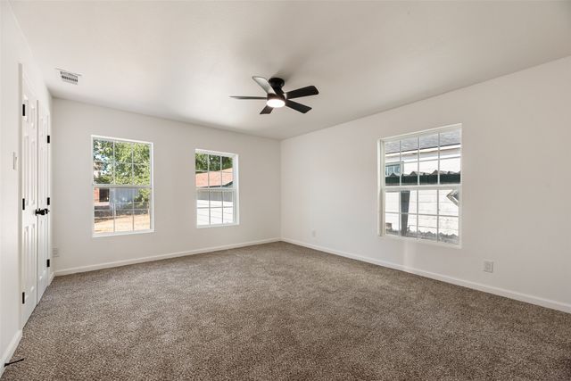 2820 Vinnie Street, Greenville, TX 75401