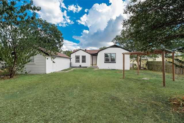 2820 Vinnie Street, Greenville, TX 75401