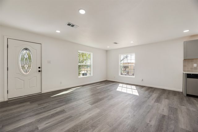 2820 Vinnie Street, Greenville, TX 75401