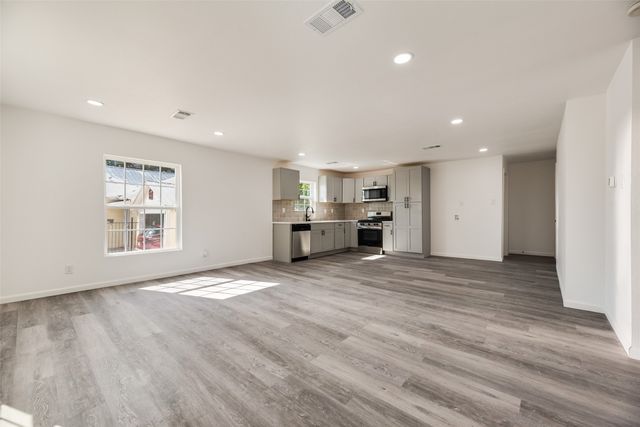 2820 Vinnie Street, Greenville, TX 75401
