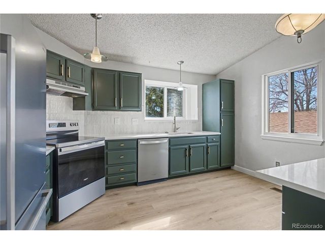 6169 Zenobia Ct, Arvada, CO 80003