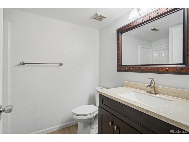 6169 Zenobia Ct, Arvada, CO 80003