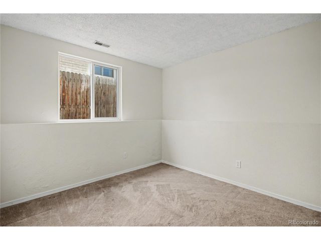 6169 Zenobia Ct, Arvada, CO 80003