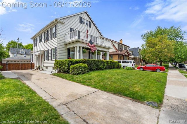1215 Nottingham Road, Grosse Pointe Park, MI 48230