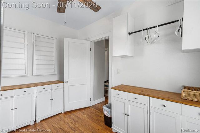 1215 Nottingham Road, Grosse Pointe Park, MI 48230