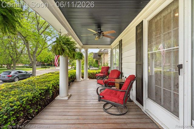 1215 Nottingham Road, Grosse Pointe Park, MI 48230