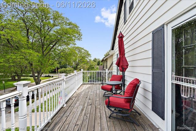 1215 Nottingham Road, Grosse Pointe Park, MI 48230