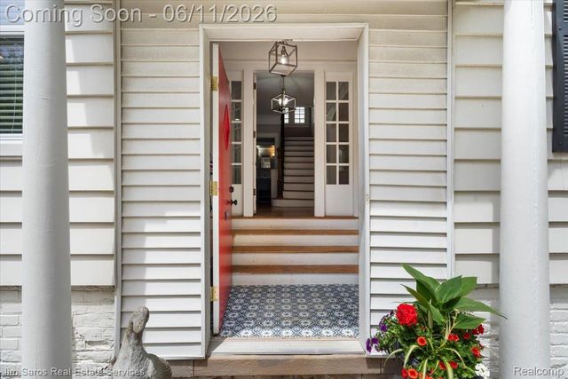 1215 Nottingham Road, Grosse Pointe Park, MI 48230