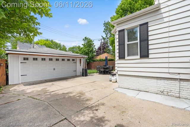 1215 Nottingham Road, Grosse Pointe Park, MI 48230