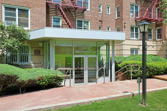 1300 Midland Avenue C39, Yonkers, NY 10704