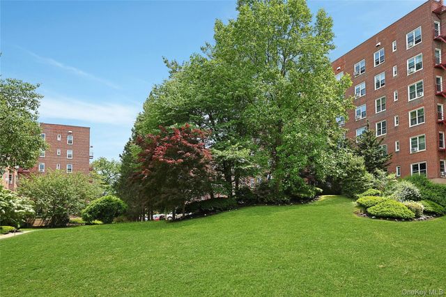 1300 Midland Avenue C39, Yonkers, NY 10704