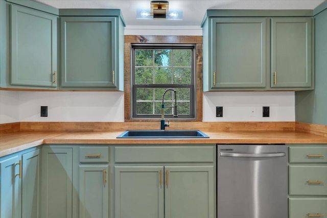2781 Johnson School RD, Thaxton, VA 24174