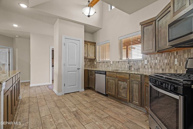 618 Rafael Marmolejo Street, Socorro, TX 79927