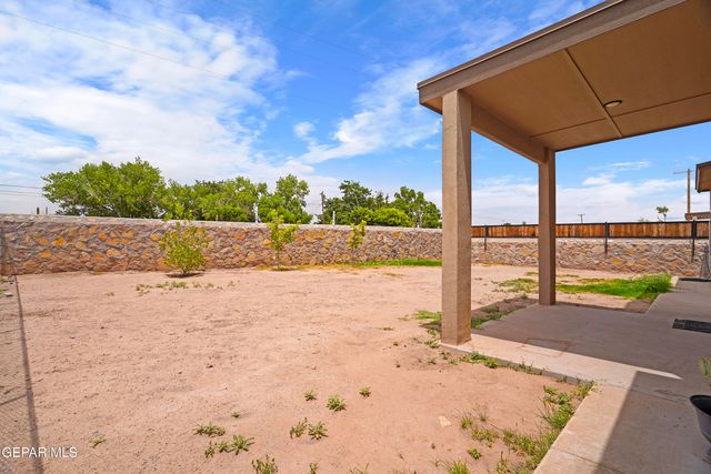 618 Rafael Marmolejo Street, Socorro, TX 79927