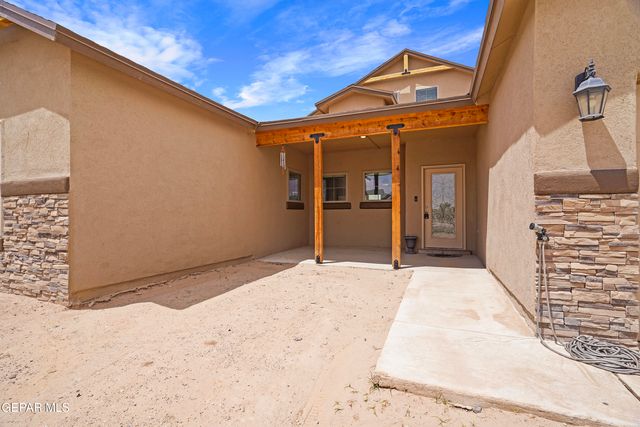 618 Rafael Marmolejo Street, Socorro, TX 79927