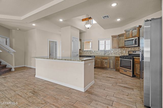 618 Rafael Marmolejo Street, Socorro, TX 79927
