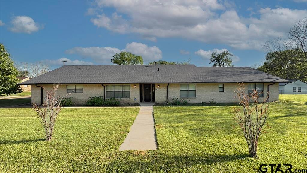 449 W Murchison St, Frankston, TX 75763