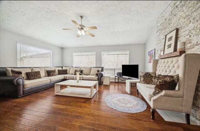 16147 New Field Drive, Houston, TX 77082