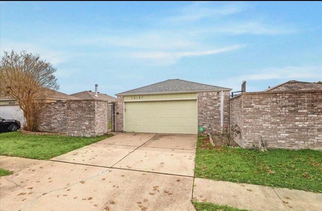 16147 New Field Drive, Houston, TX 77082