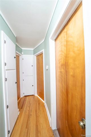 15228 Warwick Avenue, Allen Park, MI 48101