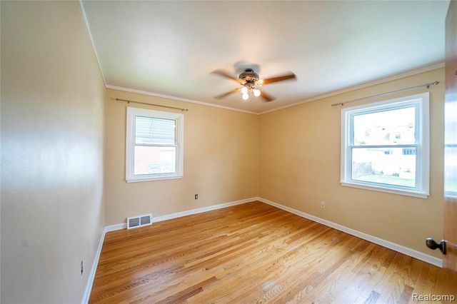 15228 Warwick Avenue, Allen Park, MI 48101