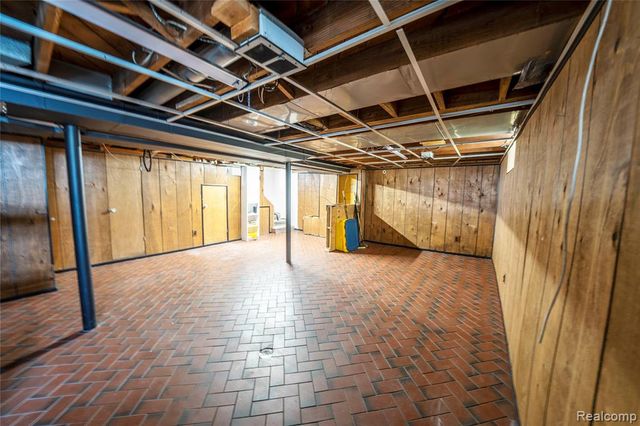 15228 Warwick Avenue, Allen Park, MI 48101