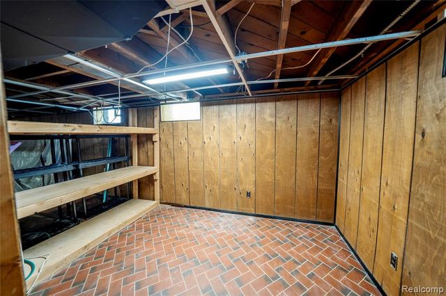 15228 Warwick Avenue, Allen Park, MI 48101