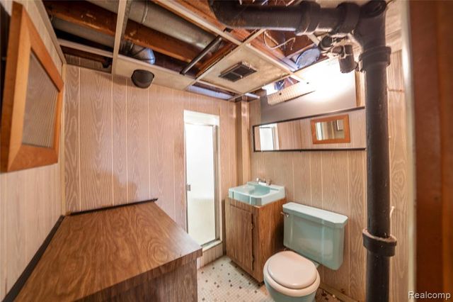 15228 Warwick Avenue, Allen Park, MI 48101