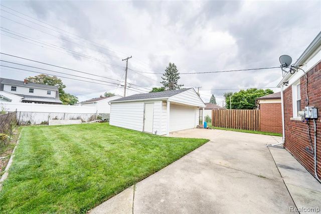 15228 Warwick Avenue, Allen Park, MI 48101