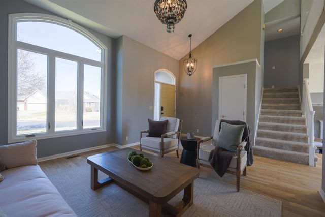 330 S Fairway Cir, Andover, KS 67002