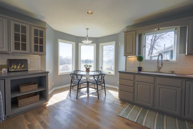 330 S Fairway Cir, Andover, KS 67002