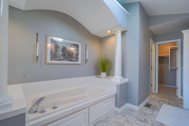 330 S Fairway Cir, Andover, KS 67002