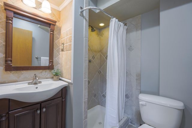 330 S Fairway Cir, Andover, KS 67002